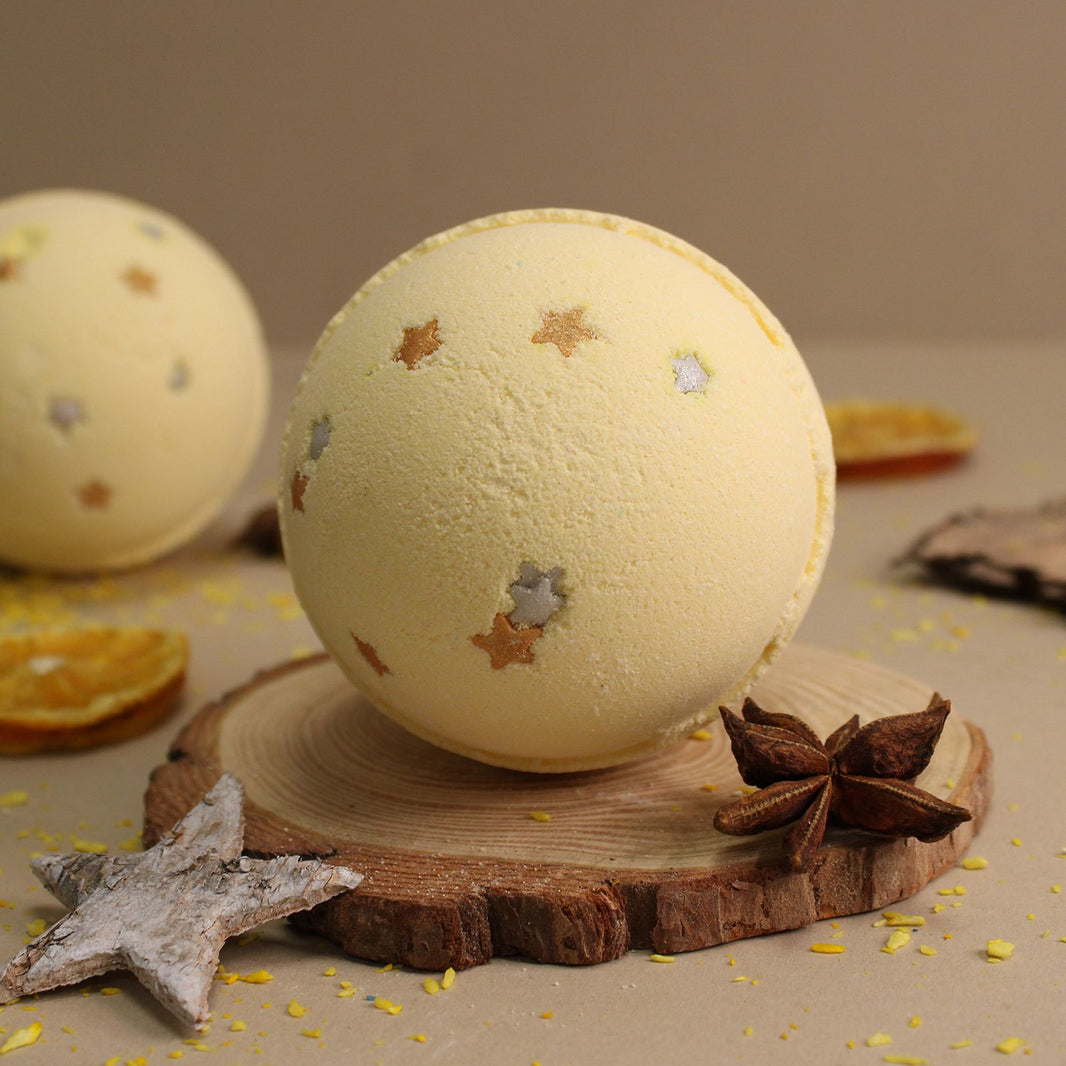 Christmas Star Bath Bomb - Marzipan 180g