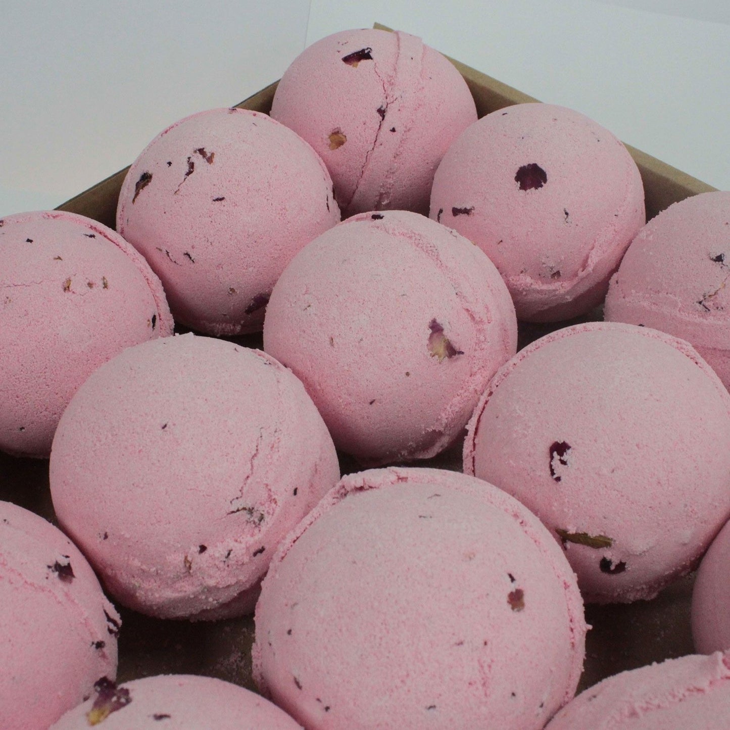 Rose & Petals Bath Bomb 180g