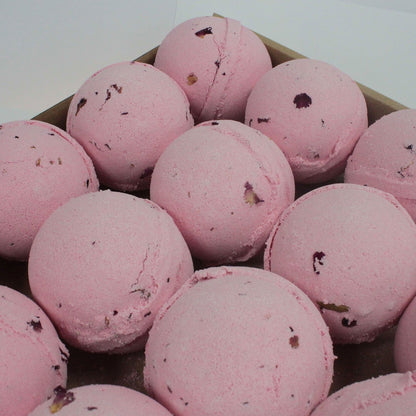 Rose & Petals Bath Bomb 180g