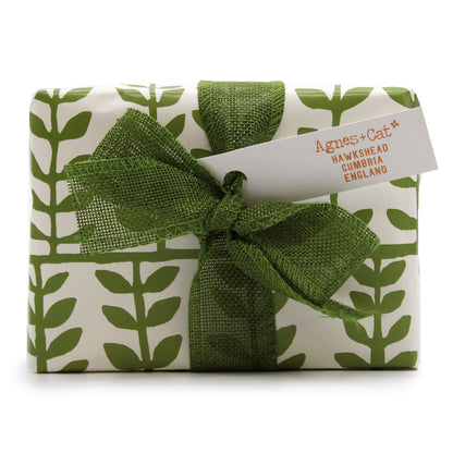 Gift Box - Rhubarb (Candle) + White Fig & Fell Berry (Fizz)